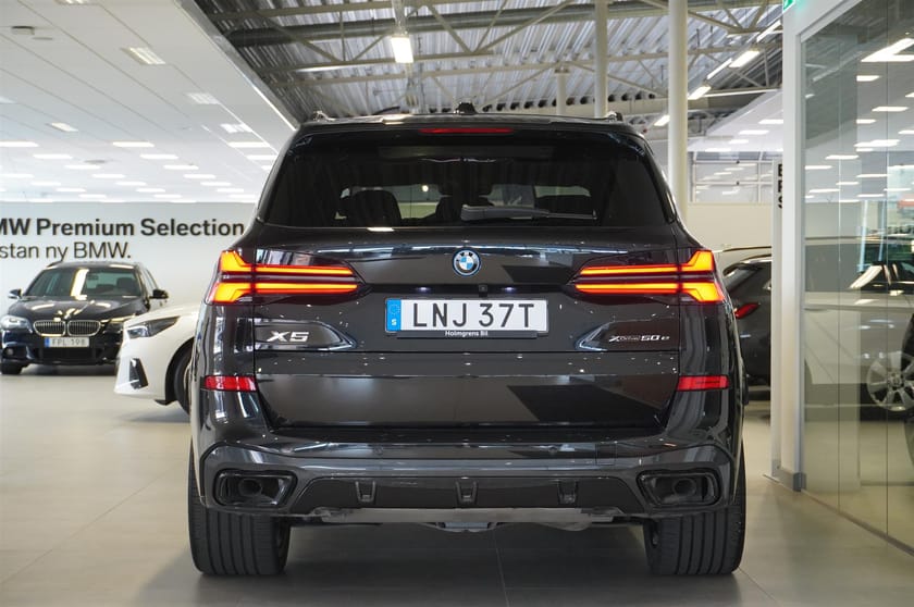 Bild 3 av BMW X5 xDrive50e M Sport Drag Panorama DAP PA Navi
