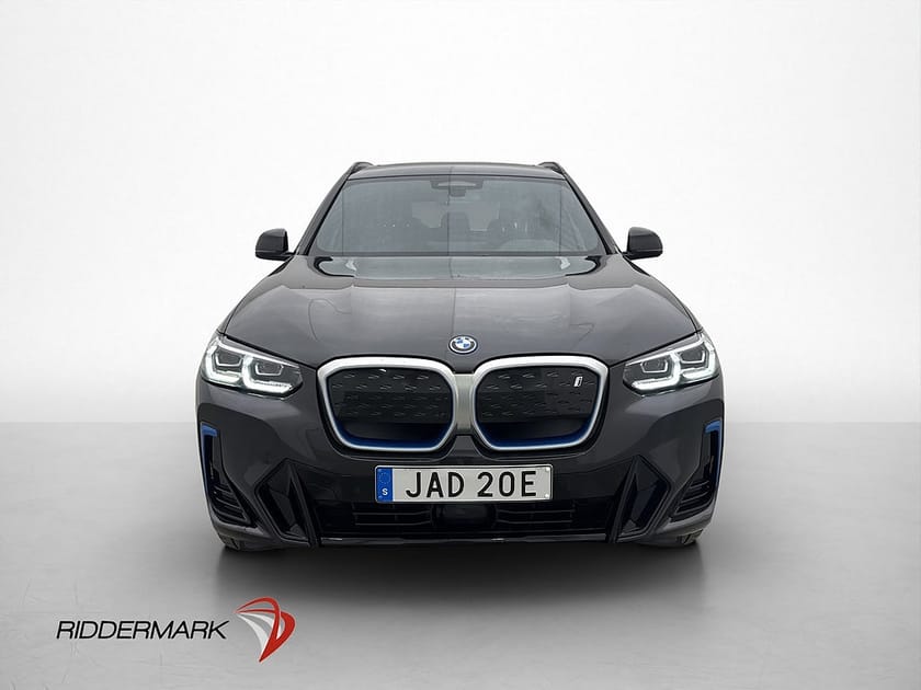 Bild 2 av BMW iX3 286hk M Sport Charged Pano Kamera Skinn Drag MOMS