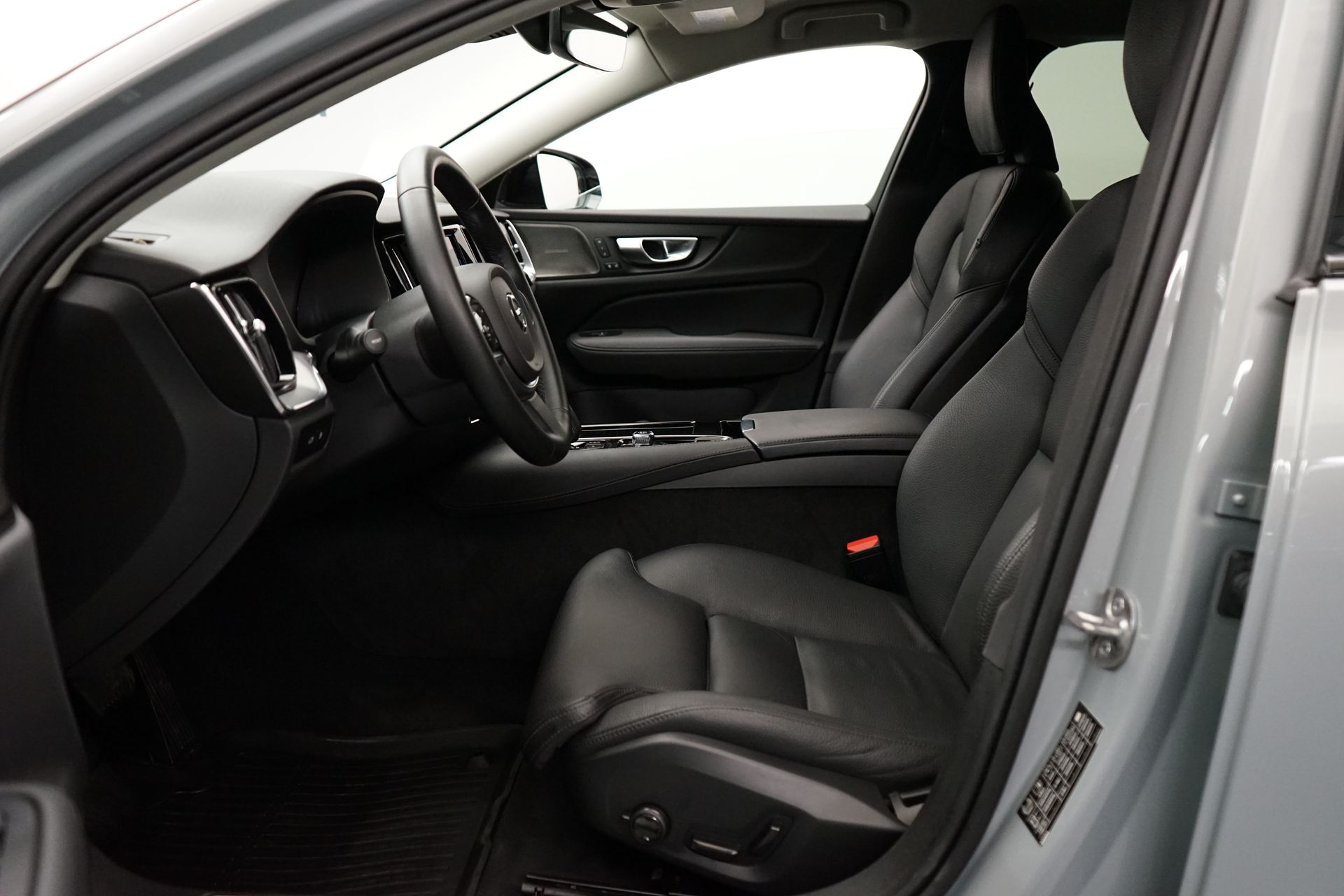 Volvo V60 T6 Plus Dark Nordic Edition 2025, bild 5/10