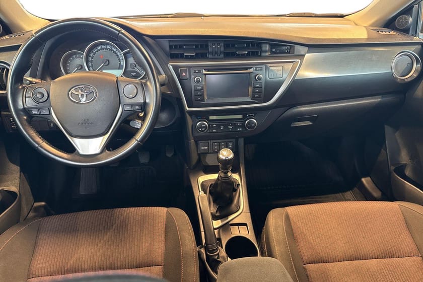 Bild 2 av Toyota Auris Touring Sports 1.6 Edition 50 Backkamera Nybesiktigad