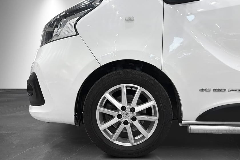 Bild 2 av Renault Trafic Skåpbil 1.6 dCi 120hk Lång Dragkrok D-värmare B-kamera Nybes