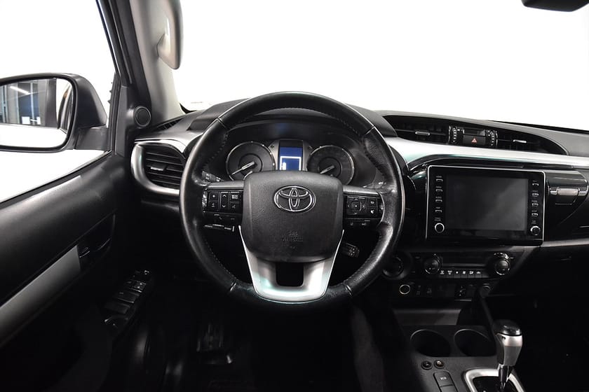 Bild 2 av Toyota Hilux Dubbelhytt 2.8 AWD Moms Kåpa Inredd B-kam Navi Drag 204hk
