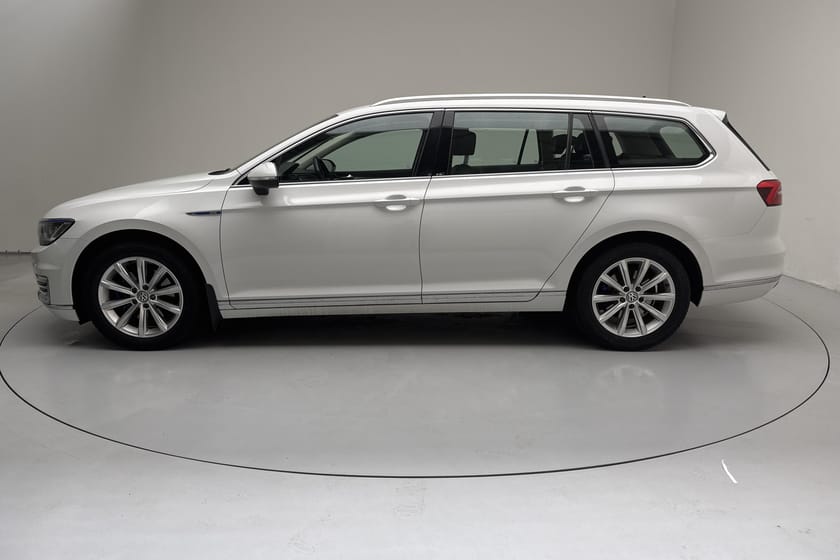 Bild 2 av Volkswagen Passat Variant GTE 1.4 Plug-in-Hybrid Sportscombi (218hk)
