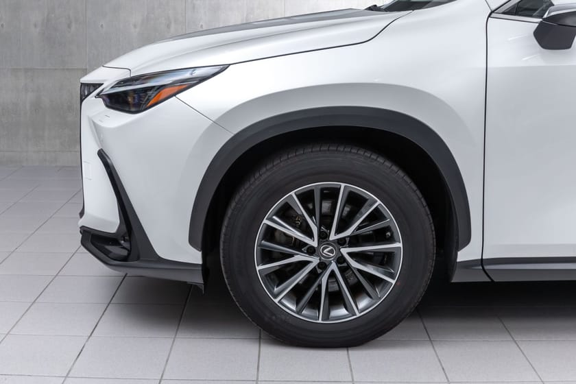 Bilde 2 av Lexus NX 450h+ Executive Tech