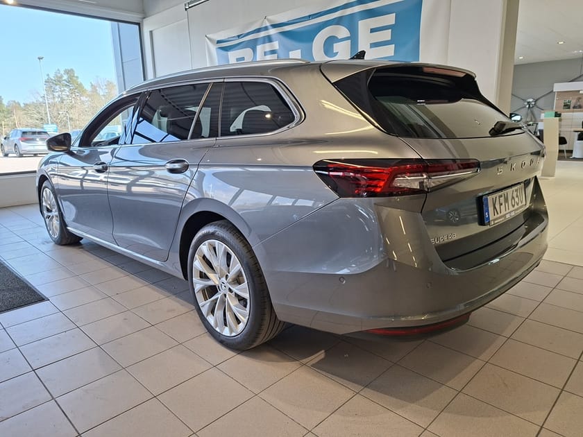 Bild 3 av Škoda Superb iV Kombi Selection 1,5 TSI 204HK Dragkrok LED-Matrix