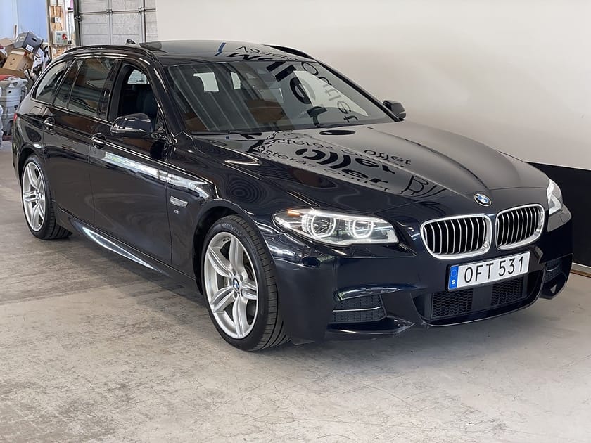 Bild 1 av BMW 530d xDrive Touring 530 M-Sport 258hk Drag Värmare Pano SE SPEC