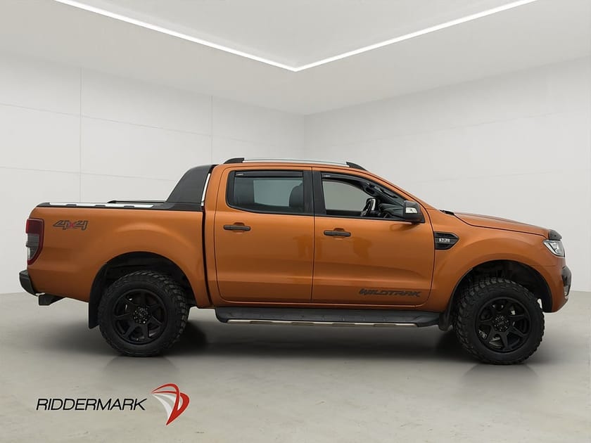 Bild 2 av Ford Ranger Dubbelhytt Wildtrak 3.2TDCi 4x4 Drag Diff B-Kamera Värmare