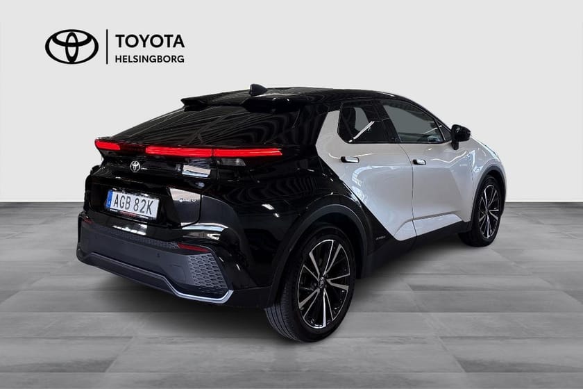 Bild 4 av Toyota C-HR Hybrid AWD-i 2,0 EXECUTIVE PREMIERE EDITION, PANORAMA