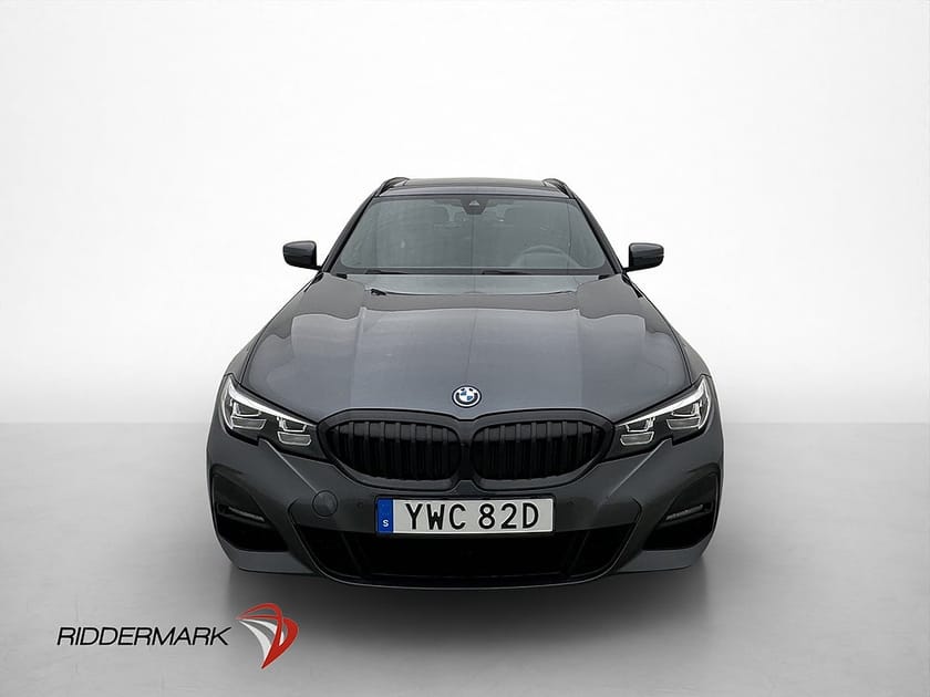 Bild 2 av BMW 330e xDrive Touring M Sport Pano HiFi HUD Kamera Navi