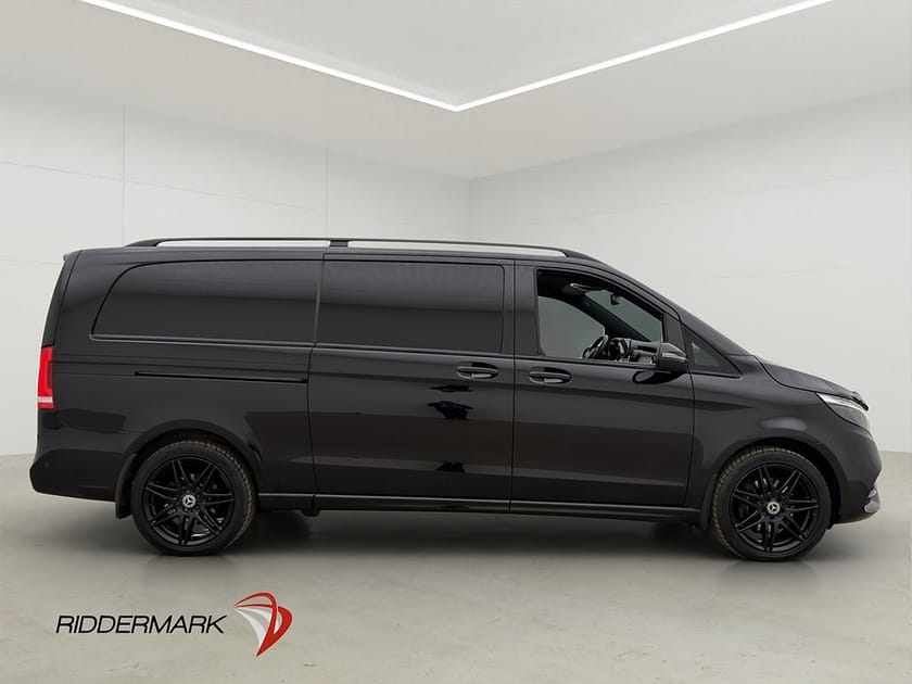 Bild 2 av Mercedes-Benz V 300d 4MATIC 3.2t 300 AMG Värmare Drag Burm Skinn Moms