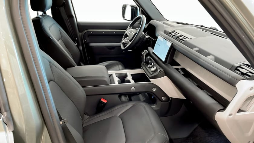 Bild 3 av Land Rover Defender P300e PHEV X-Dynamic SE