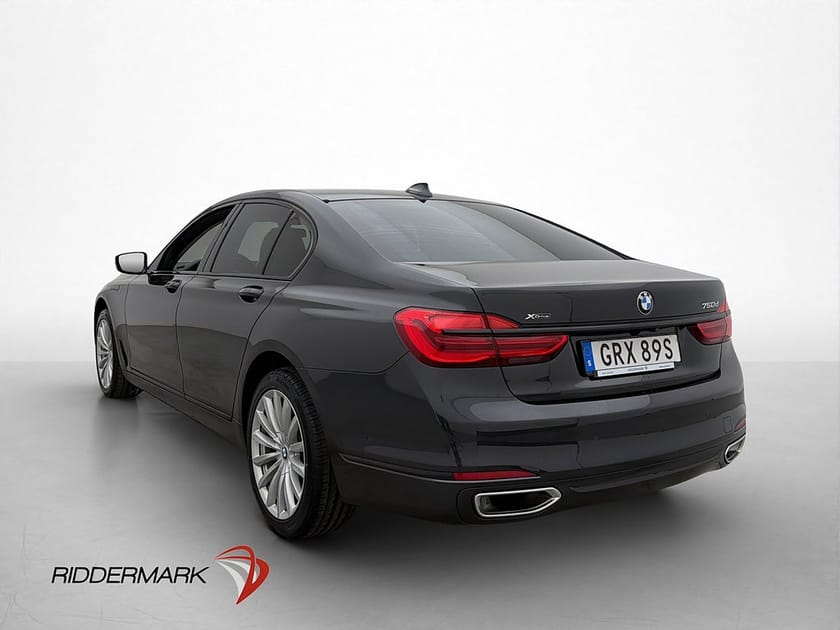 Bild 5 av BMW 750d xDrive 400hk HeadUp 360° Harman/Kardon Pano Skinn