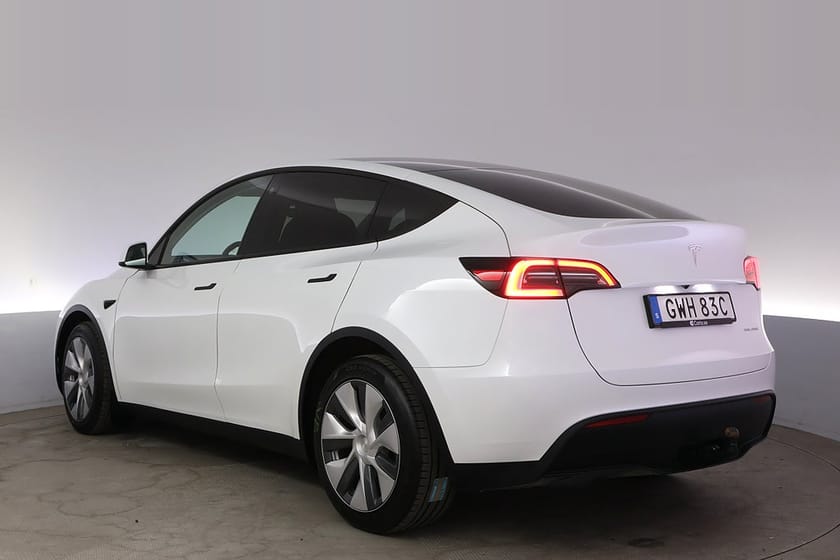 Bild 4 av Tesla Model Y Long Range AWD Autopilot Pano Drag