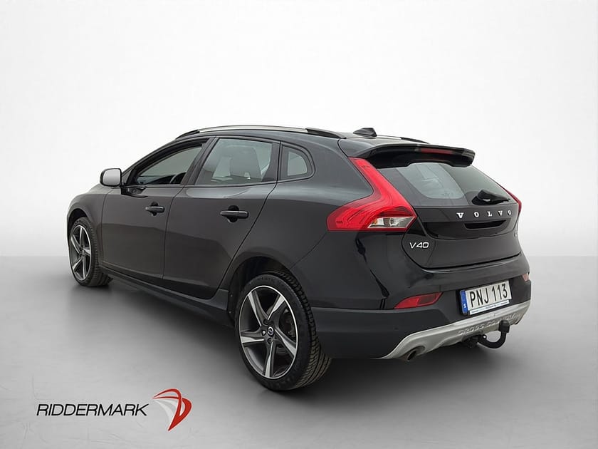 Bild 2 av Volvo V40 Cross Country D3 150hk Momentum VOC Värm Dragkrok