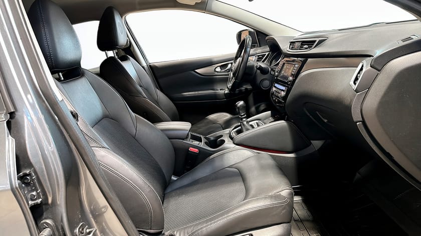Bild 3 av Nissan Qashqai 1.3 DIG-T Manuell / Skinsäte / Komplett Service