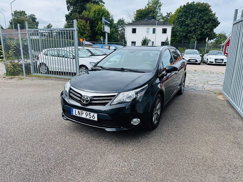 Bild 2 av Toyota Avensis Kombi 1.8 147HK EDITION 50 / DRAG / BACKKAMERA