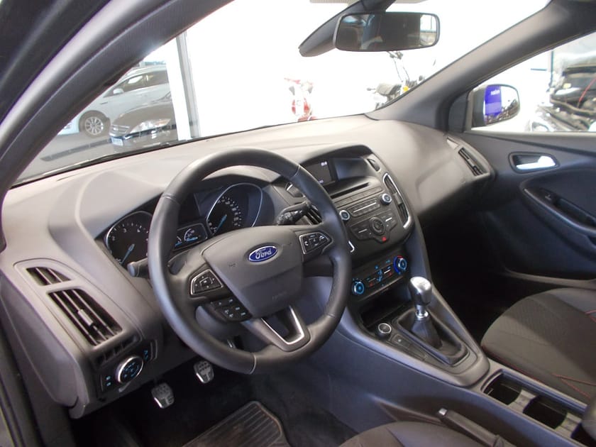 Bild 5 av Ford Focus Kombi ST-Line 2.0 TDCi 150hk Dra 1450 B-kort