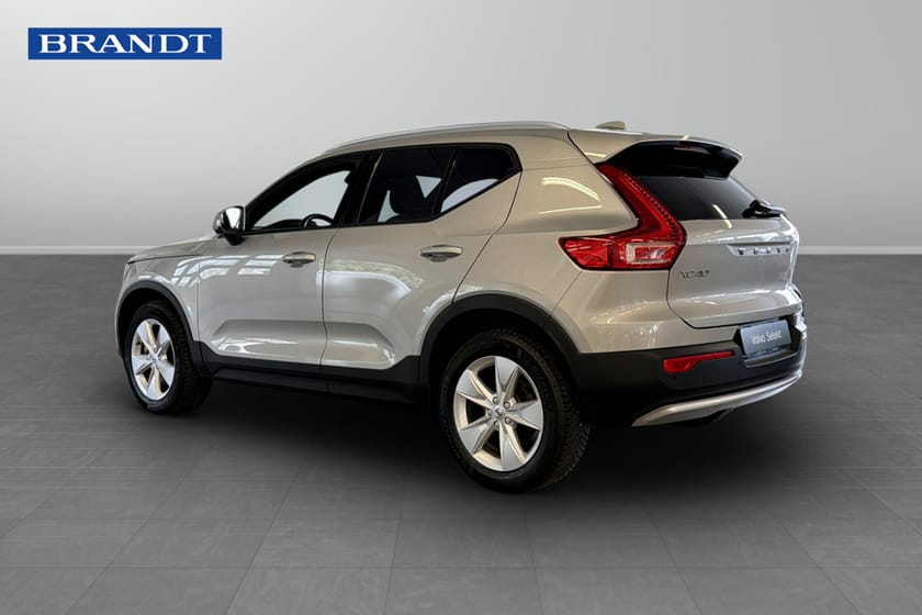 Bild 2 av Volvo XC40 B4 FWD Bensin Core SE II