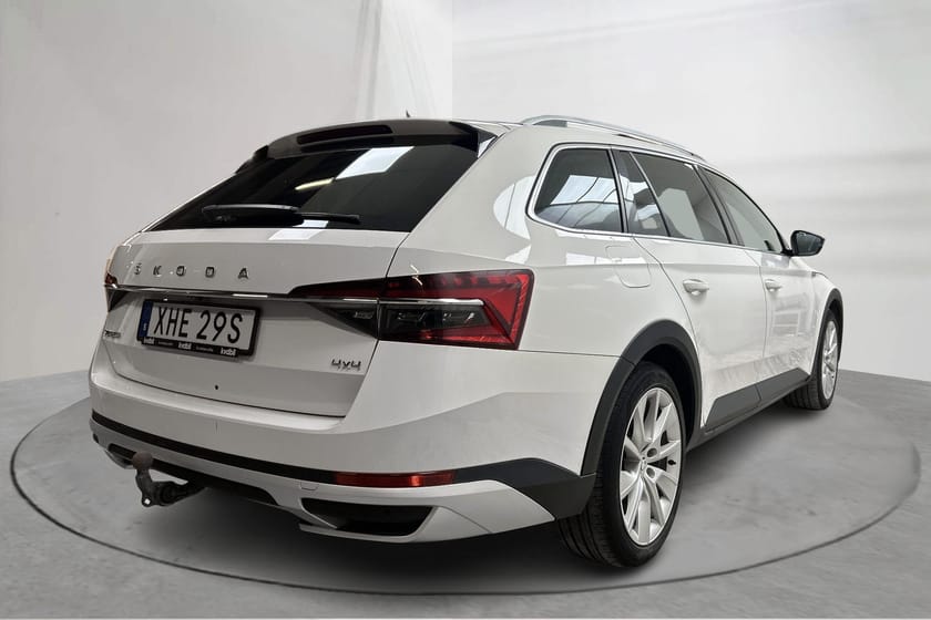 Bild 3 av Škoda Superb Scout 2.0 TDI Kombi 4x4 (200hk) Dragpaket