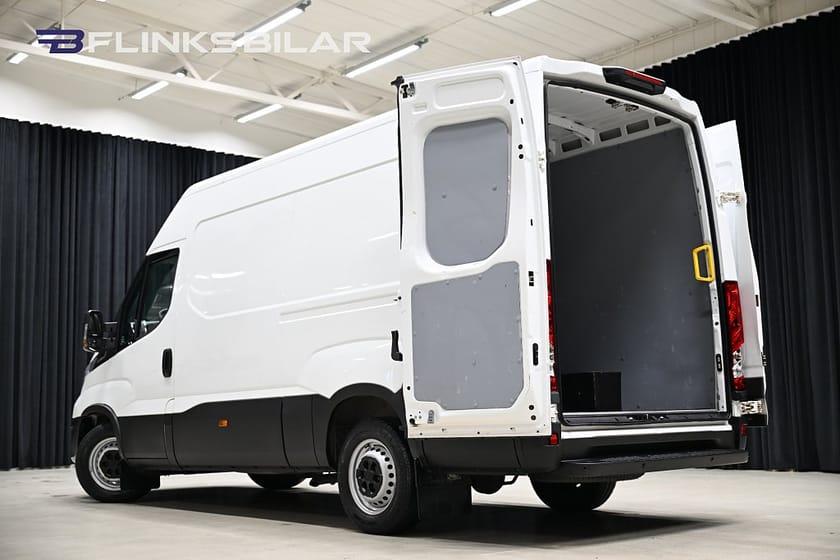 Bild 3 av Iveco Daily 35-140 Van 2.3 JTD Hi-Matic 136HK L3H2 Automat|3.5ton-drag