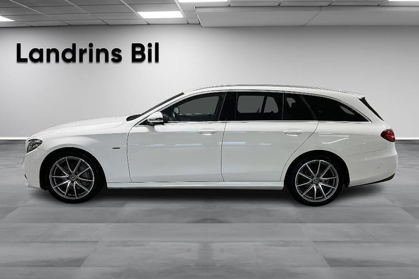Bild 4 av Mercedes-Benz E 220 T d 4MATIC Kombi AMG-Line