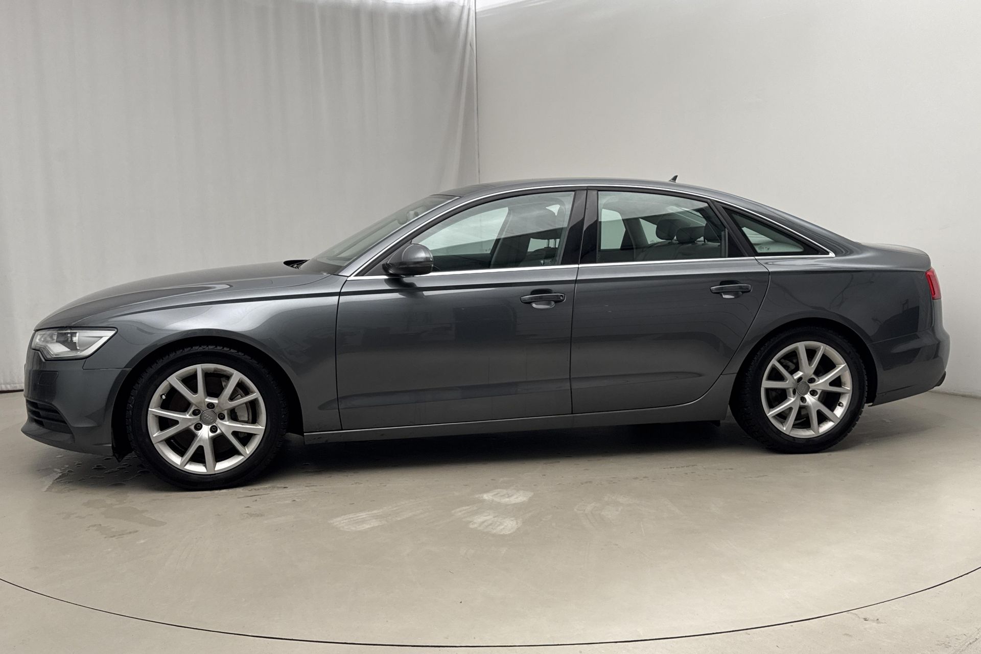 Audi A6 Sedan 3.0 V6 TFSI quattro 2011, bild 2/10