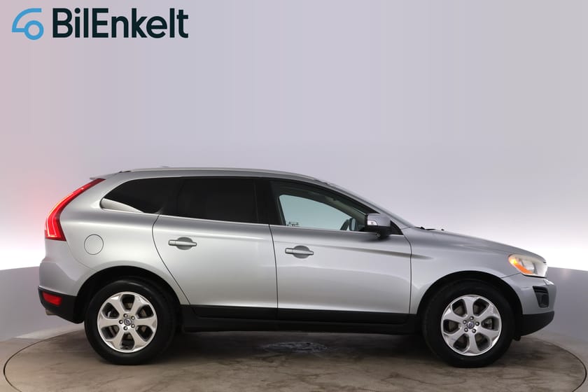 Bild 2 av Volvo XC60 2.4 AWD Summum BLIS D-Värme Drag 163hk