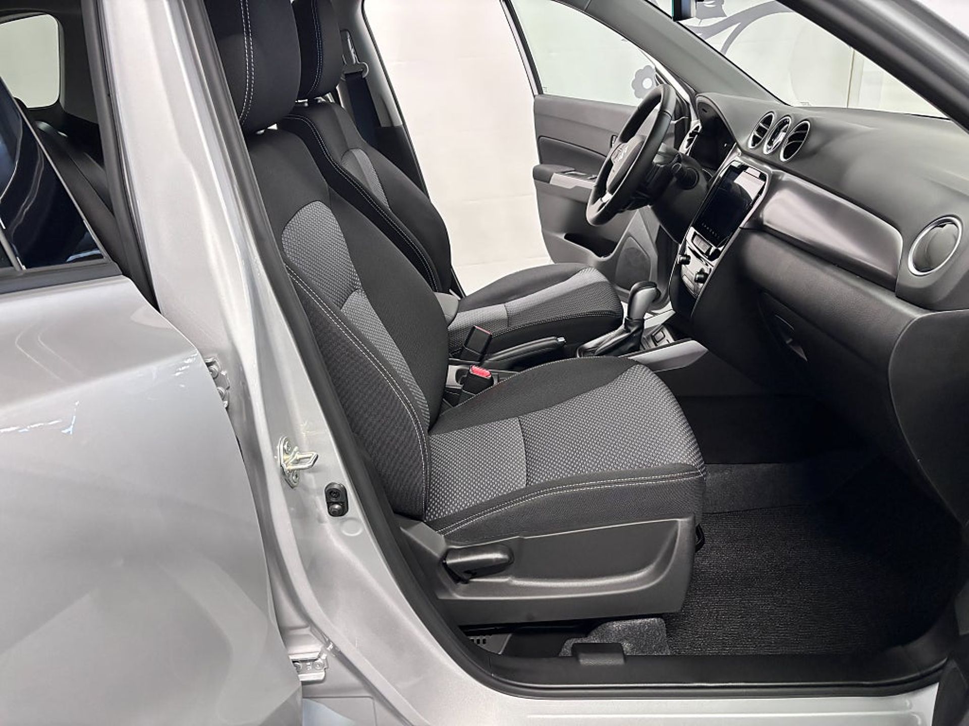 Suzuki Vitara HEV 1,4T Aut, Select 2026, kuva 6/23