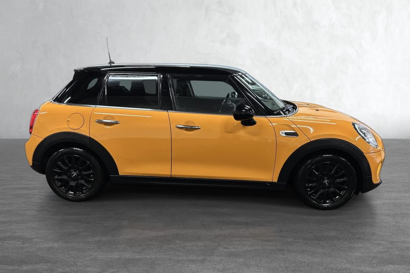 Bilde 4 av MINI Cooper 5-dørs Chili II | Sportsseter | LED | Bluetooth | Kjøremodus