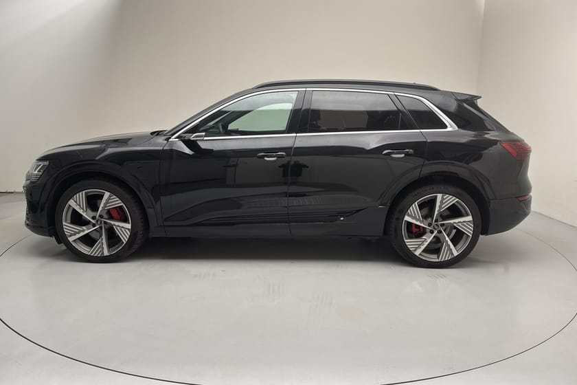 Bild 2 av Audi Q8 55 e-tron quattro