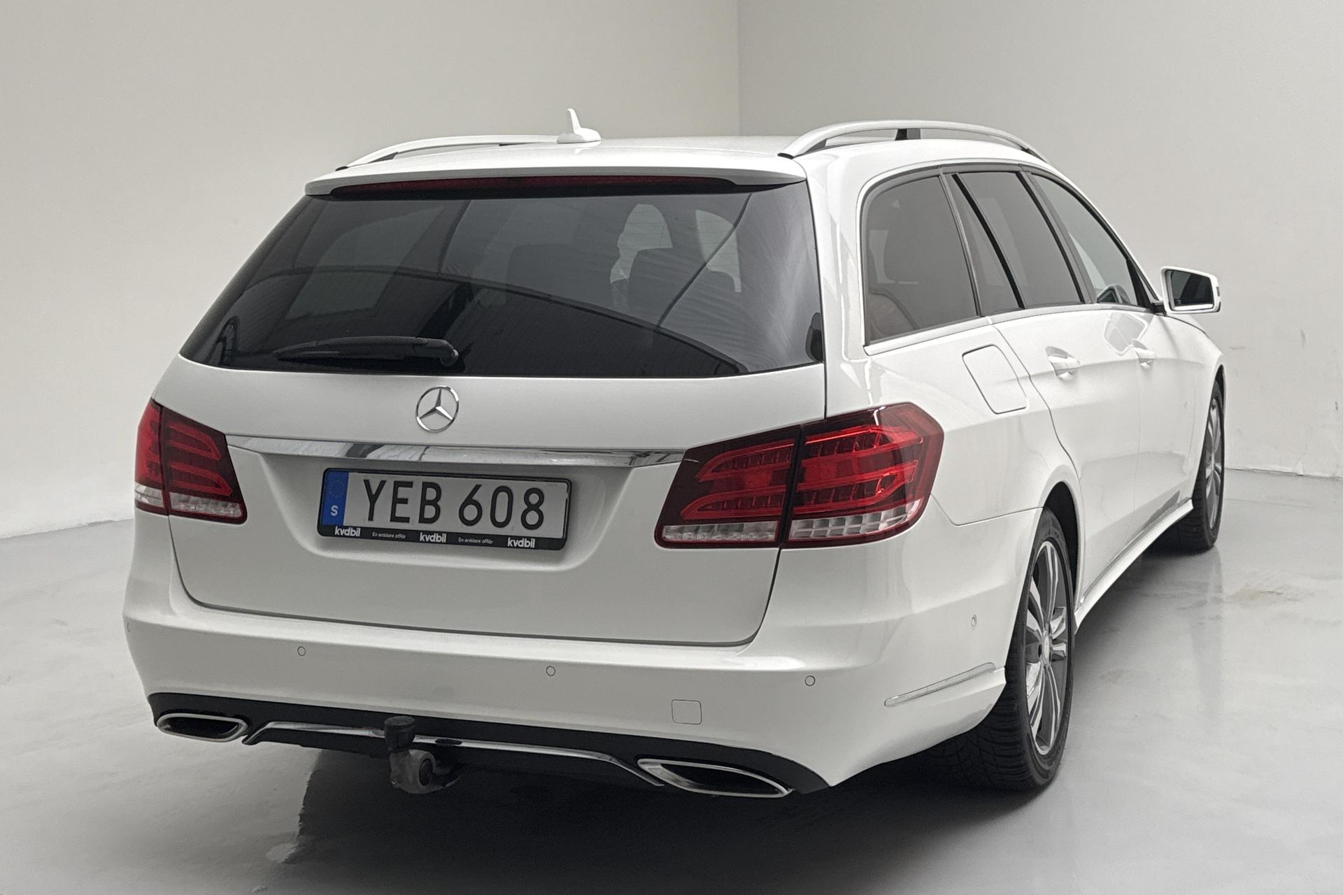 Mercedes-Benz E 220 T BlueTEC 2016, bild 3/10