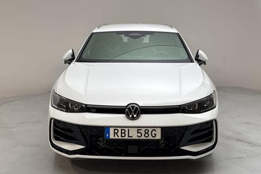 Bild 5 av Volkswagen Passat Sportscombi 1.5 eTSI 150hk R-Line GPS B-Kam