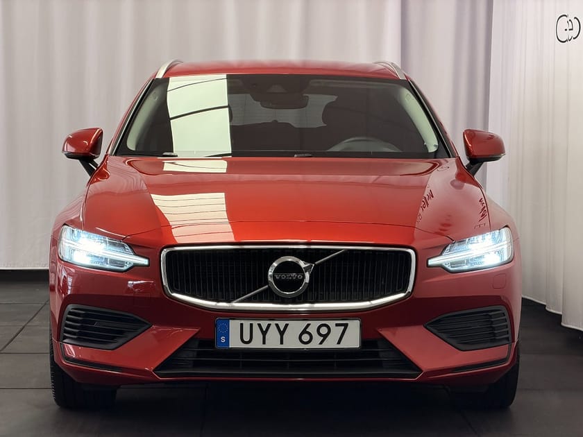 Bild 3 av Volvo V60 T8 AWD Momentum Adv/Teknikp/Lastpaket/B-kamera