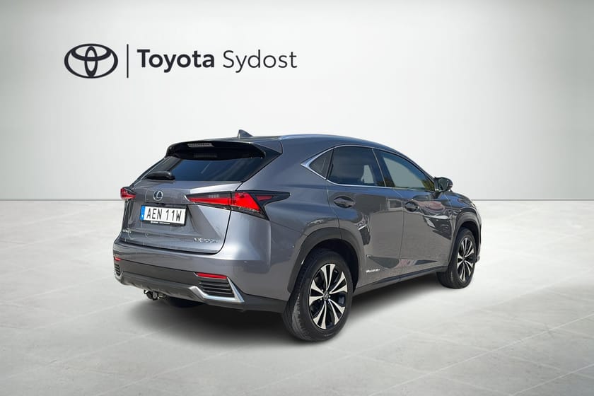 Bild 3 av Lexus NX 300h AWD 2.5 Kyushu Edition Drag