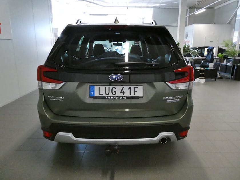 Bild 5 av Subaru Forester e-Boxer Ridge AWD Drag-Skinn-Kamera-Navi-Carplay-SoV