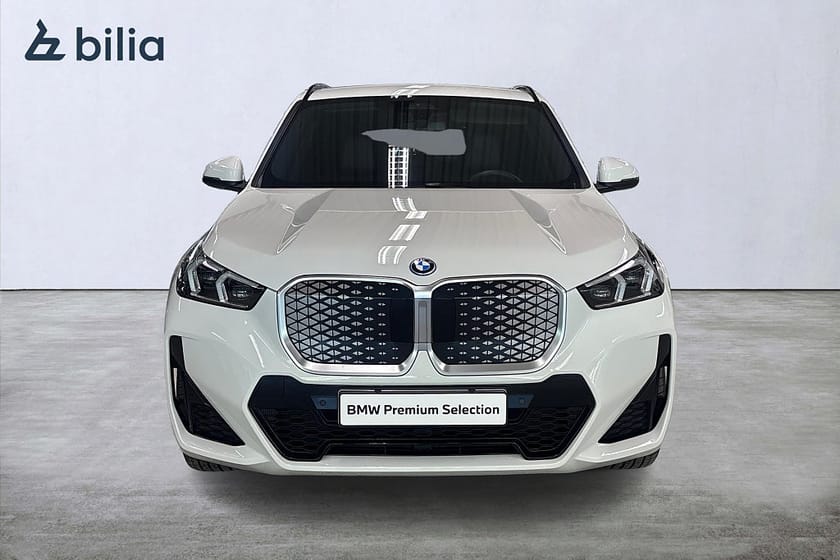 Bild 5 av BMW iX1 xDrive30 M-Sport | Drag | Aktiv farth. | Komfortöpp.