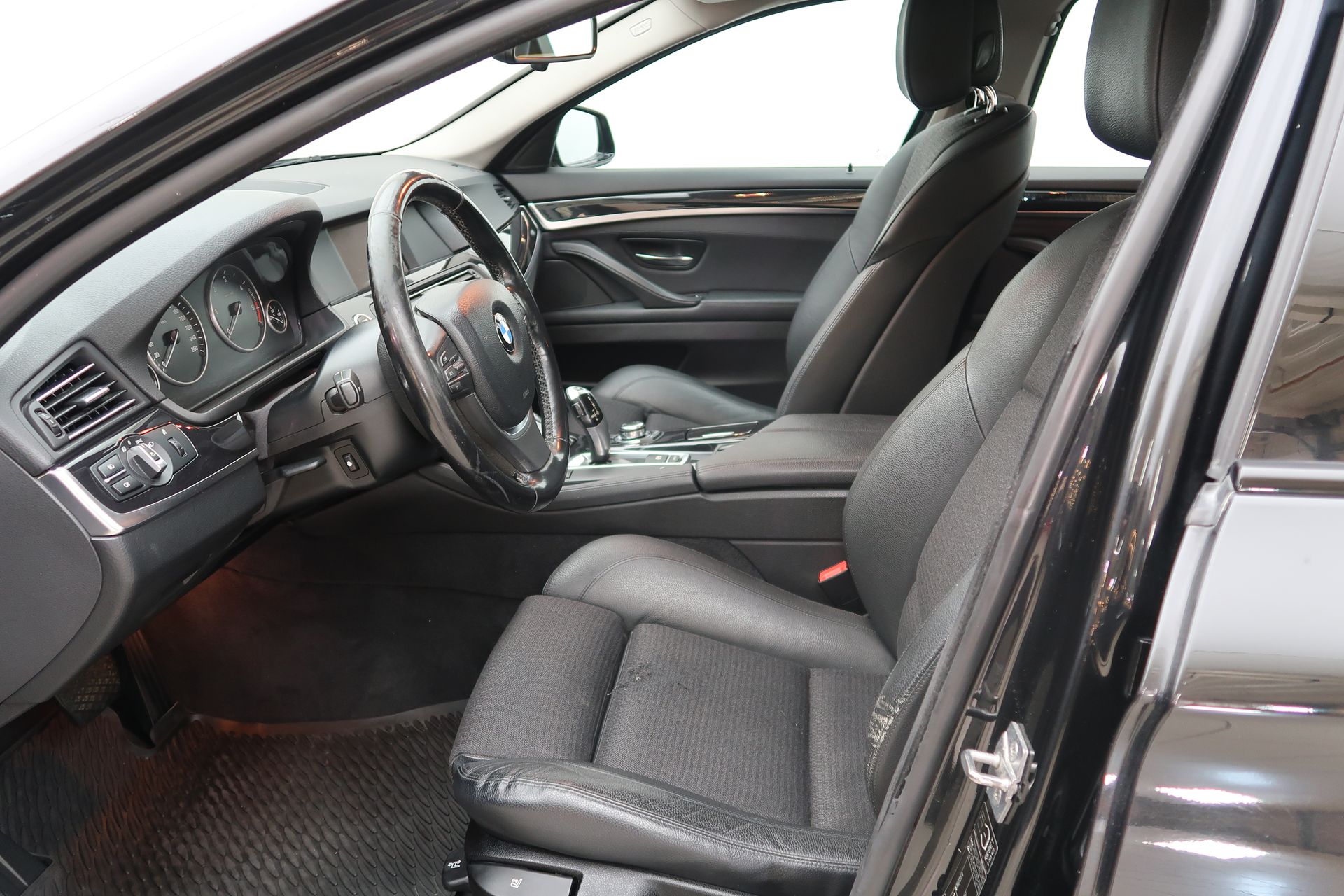 BMW 520 2011, bild 4/9