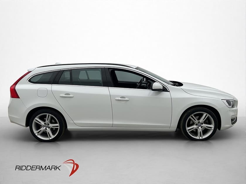 Bild 1 av Volvo V60 D4 190hk Momentum VOC Värmare Drag 2-Brukare