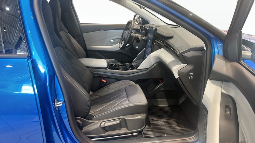 Bild 3 av Ford Explorer EV Extended Range AWD PREMIUM AWD, LONG 340 HK, KAMERA, NYBIL, B&O