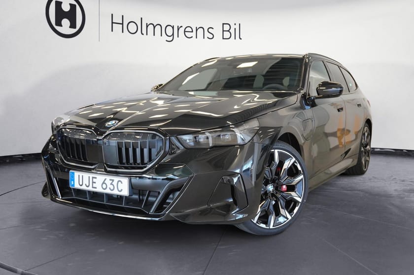 Bild 1 av BMW 530e xDrive Touring M-Sport Pro Supercharged B W DAP 21