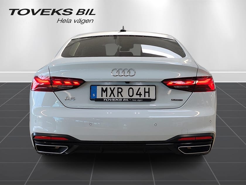 Bild 4 av Audi A5 Sportback 45 TFSI quattro 265 hk Q Drag|Värmare|Svart optik