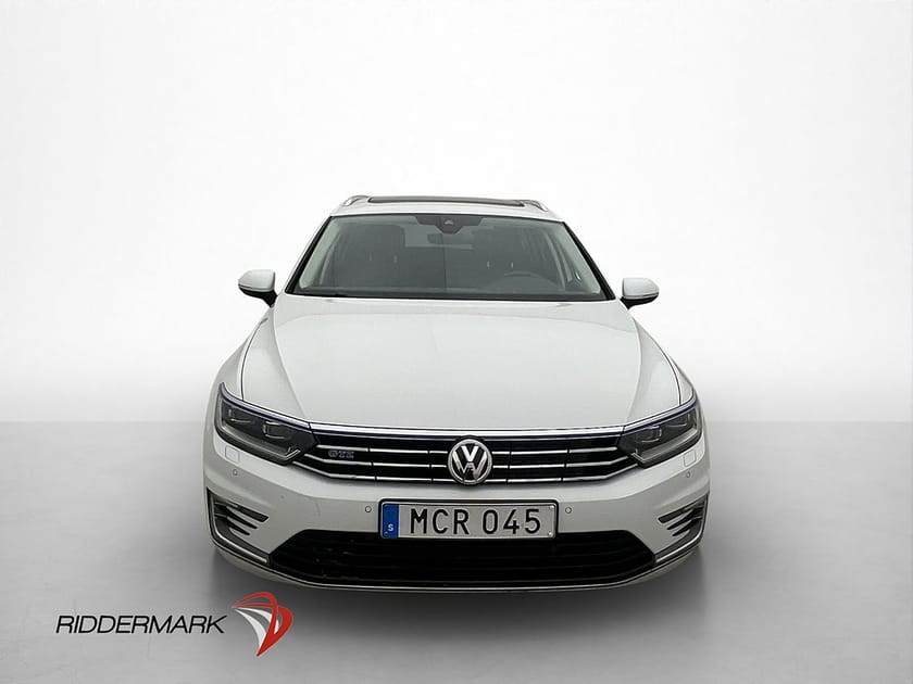 Bild 2 av Volkswagen Passat Variant GTE 1.4 TSI Pano Cockpit Kamera Drag