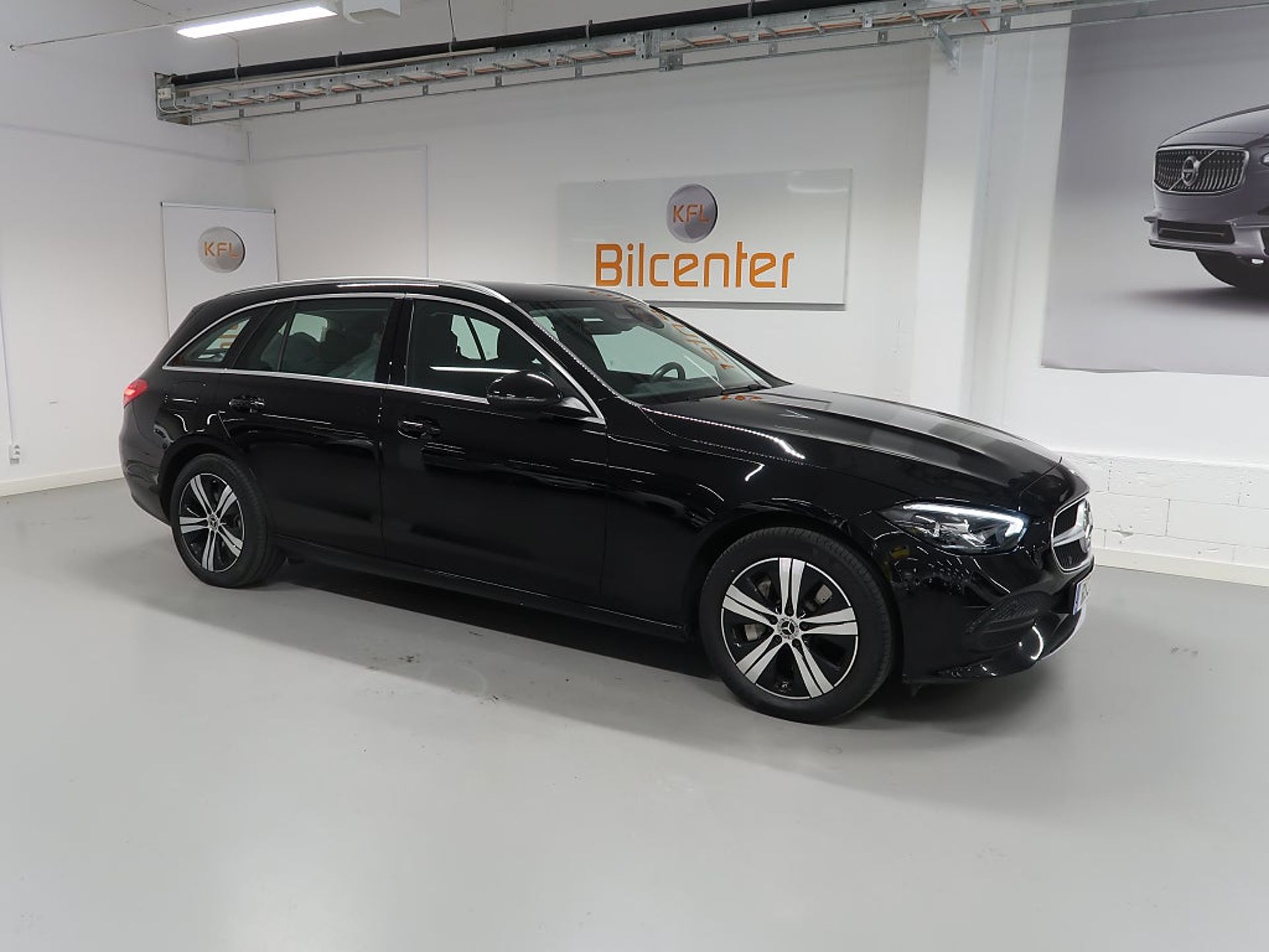Mercedes-Benz C 300 T e 2023, bild 4/35