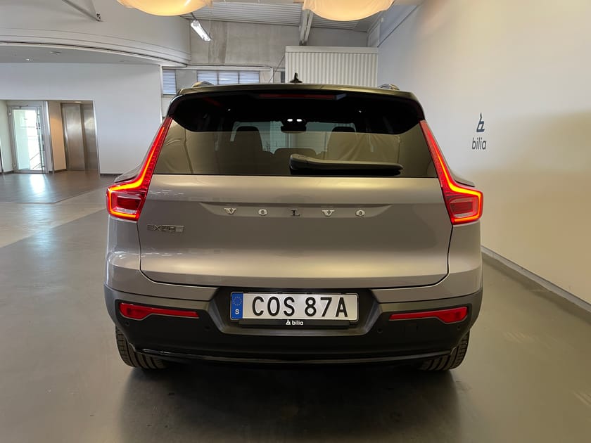 Bild 4 av Volvo EX40 Single Motor Extended Range ExtendedRange Ultra SE/ Navigation/ Panoramatak/ Harman Kardon/ 10.000kr Tillbehör/