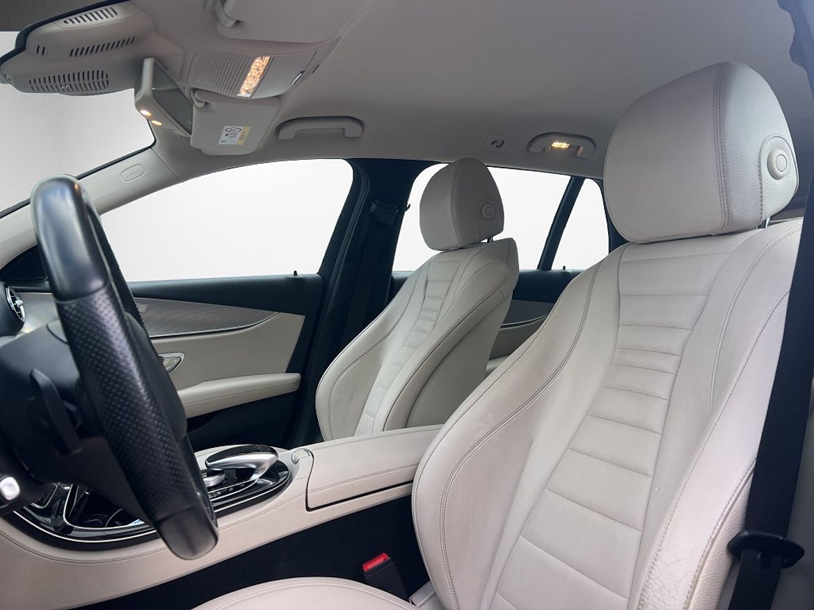 Mercedes-Benz E 220 T d 4MATIC, bild 9 av 17