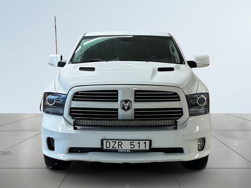 Bild 2 av RAM 1500 Crew Cab Dodge 5.7 V8 HEMI 4x4 Drag Mvärme Bkamamera Navi S&V