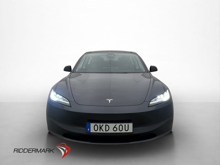 Bild 3 av Tesla Model 3 Long Range AWD Highland Svensksåld