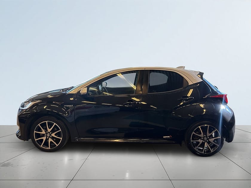 Bild 4 av Toyota Yaris Hybrid CVT Style Kamera/MoK-Värm/Rattvärme/JBL-Ljud/SoV