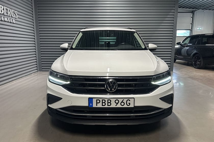 Bild 2 av Volkswagen Tiguan 2.0 TDI 4Motion Base Backkamera Navi Värmare Drag Eu6