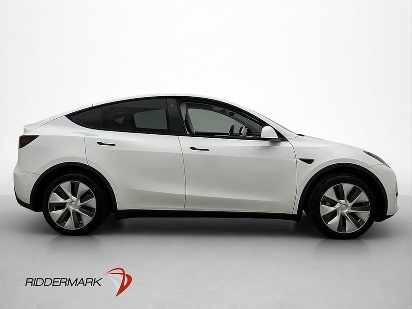 Bild 5 av Tesla Model Y Standard Range RWD Dragkrok Autopilot MOMS